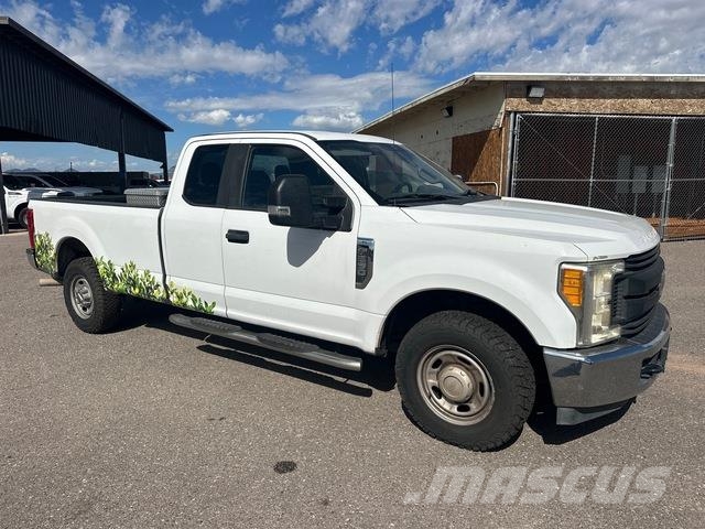 Ford F-250 Nakladacia/sklápacia bočnica