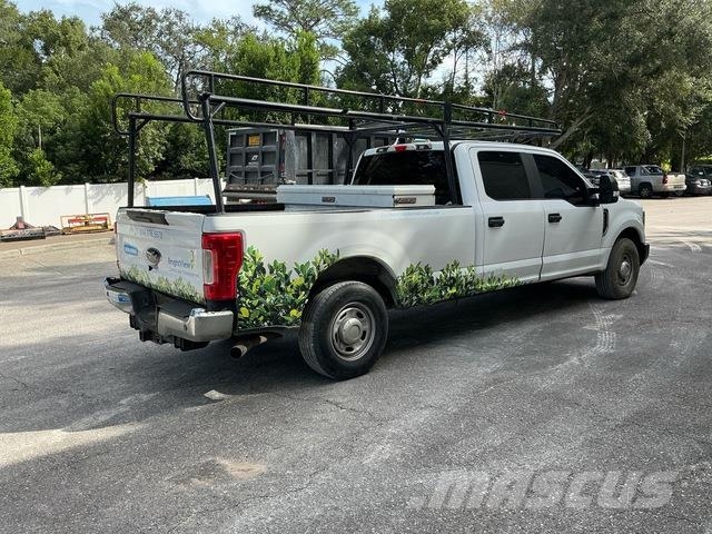Ford F-250 Pikapai / Bortiniai sunkvežimiai