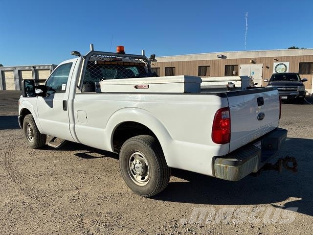 Ford F-250 Nakladacia/sklápacia bočnica