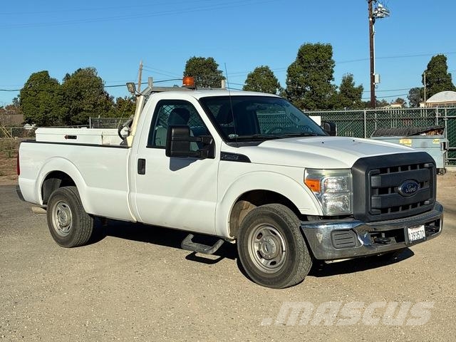 Ford F-250 Nakladacia/sklápacia bočnica