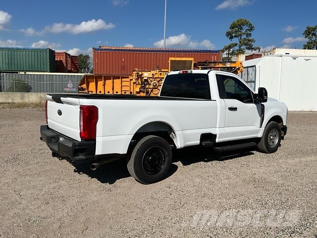 Ford F-250 Caja abierta/laterales abatibles