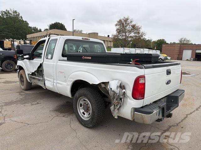 Ford F-250 Nakladacia/sklápacia bočnica