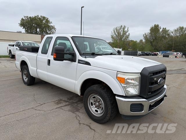 Ford F-250 Nakladacia/sklápacia bočnica