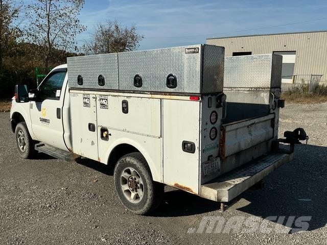 Ford F-250 시립/다목적 차량