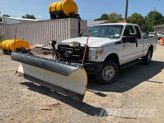 Ford F-250 Super Duty XL Schneeschilde und -pflüge