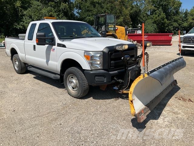 Ford F-250 Super Duty XL Schneeschilde und -pflüge