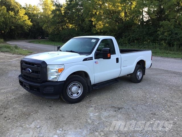 Ford F-250 Super Duty XL Lava-autot
