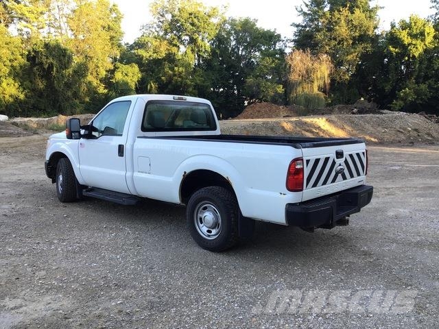 Ford F-250 Super Duty XL Lava-autot