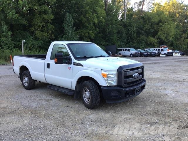 Ford F-250 Super Duty XL Lava-autot