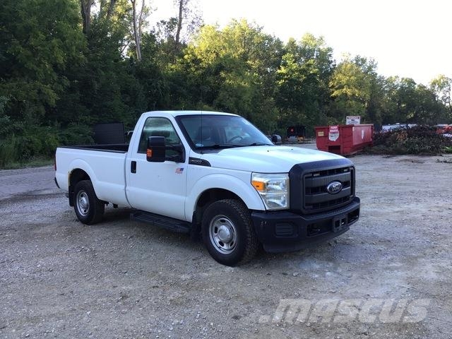 Ford F-250 Super Duty XL Lava-autot