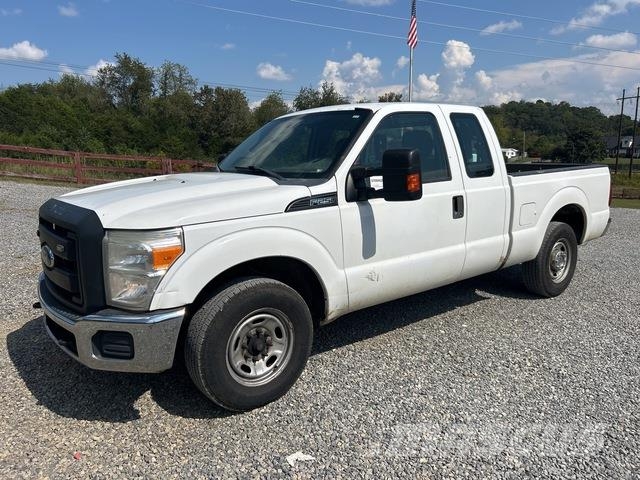 Ford F-250 Super Duty XL Pik up kamioni