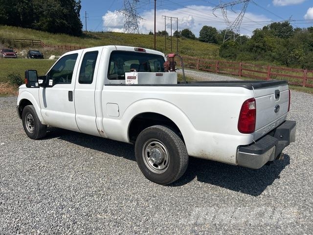 Ford F-250 Super Duty XL Pik up kamioni