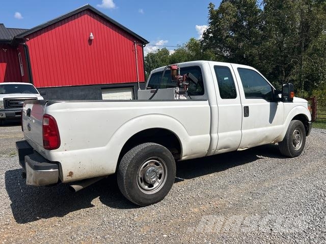 Ford F-250 Super Duty XL Pik up kamioni