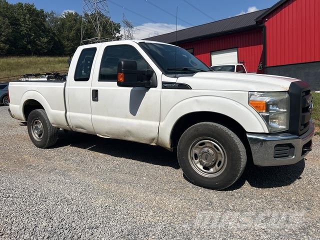 Ford F-250 Super Duty XL Pik up kamioni