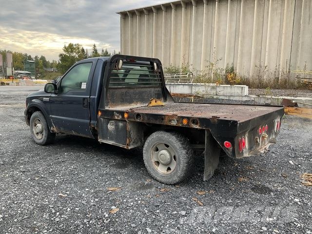 Ford F-250 XL Tovornjaki s kesonom/platojem