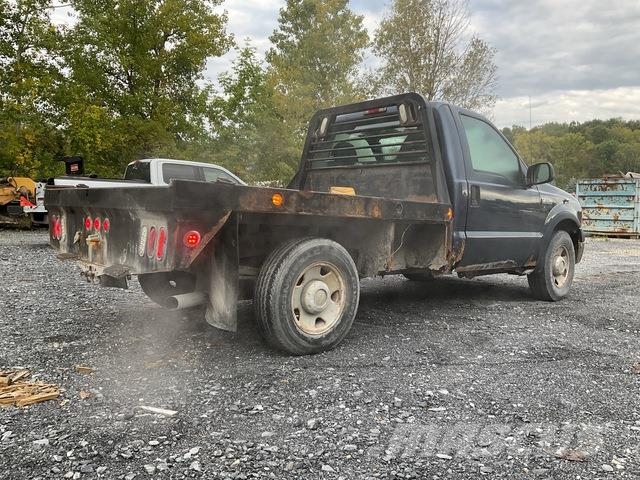 Ford F-250 XL Tovornjaki s kesonom/platojem