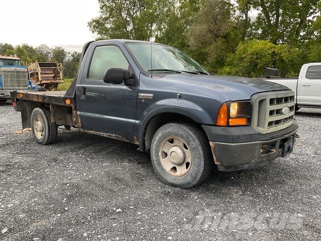 Ford F-250 XL Tovornjaki s kesonom/platojem