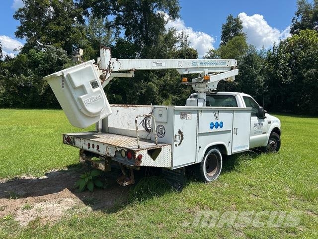 Ford F-350 Plataformas aéreas montadas em caminhão