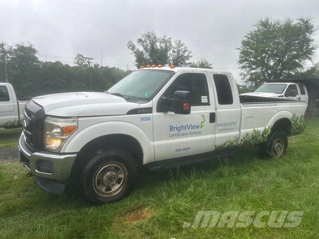 Ford F-350 Kis teherszállító/Platós kocsi