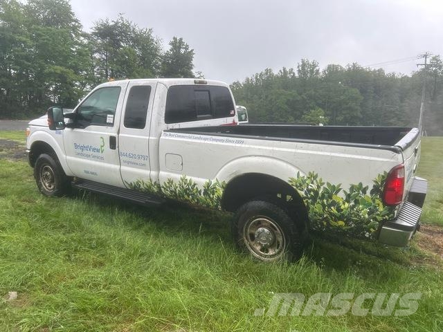 Ford F-350 Kis teherszállító/Platós kocsi