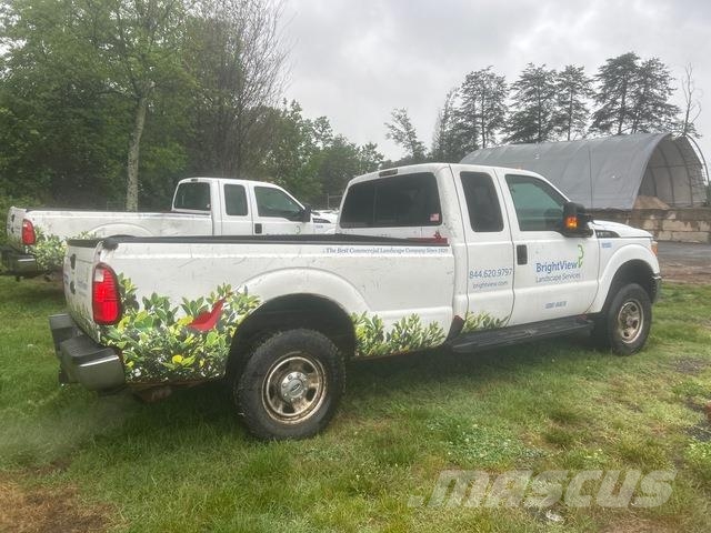 Ford F-350 Kis teherszállító/Platós kocsi