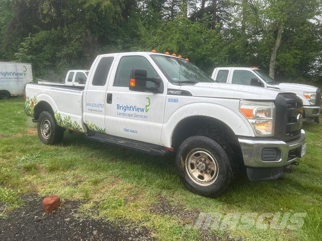 Ford F-350 Kis teherszállító/Platós kocsi