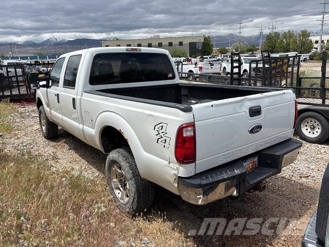 Ford F-350 Vieglais kravas automobilis/izkraušana no sāniem
