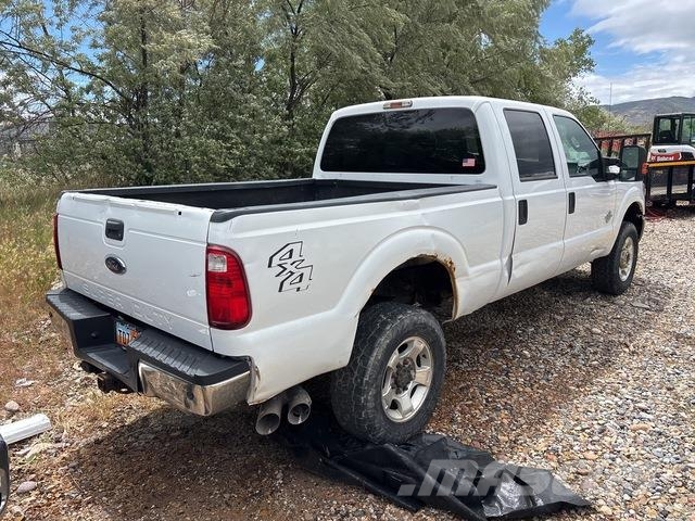 Ford F-350 Vieglais kravas automobilis/izkraušana no sāniem