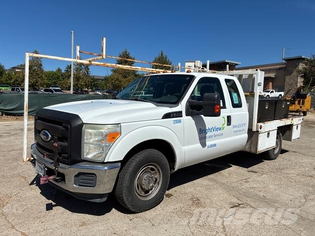 Ford F-350 Flatbed / Dropside trucks