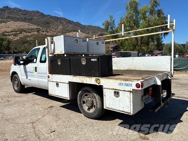 Ford F-350 Flatbed / Dropside trucks