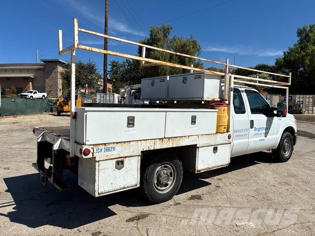 Ford F-350 Flatbed / Dropside trucks