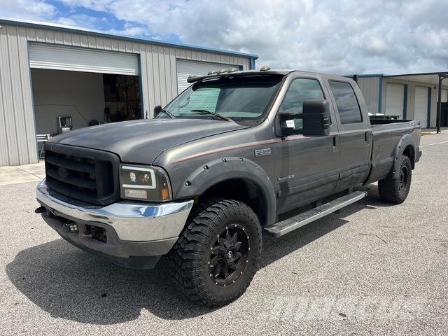 Ford F-350 Vieglais kravas automobilis/izkraušana no sāniem