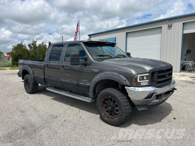 Ford F-350 Vieglais kravas automobilis/izkraušana no sāniem