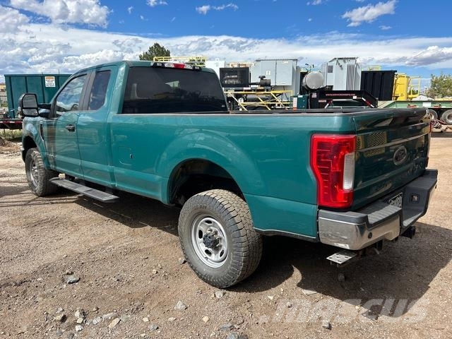 Ford F-350 Nakladacia/sklápacia bočnica