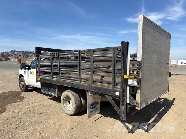 Ford F-350 Pritschenwagen/Pritschenwagen mit Seitenklappe