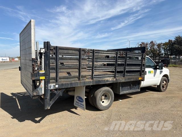 Ford F-350 Pritschenwagen/Pritschenwagen mit Seitenklappe