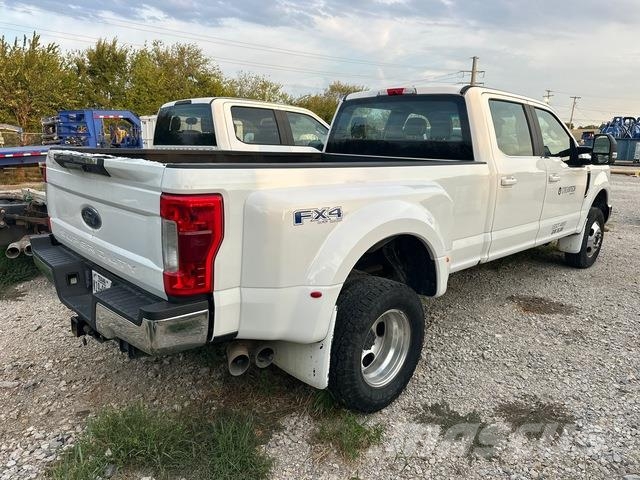 Ford F-350 Kis teherszállító/Platós kocsi