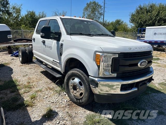 Ford F-350 Super Duty 캐빈 및 인테리어