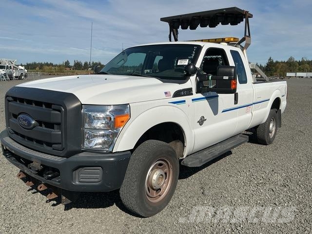 Ford F-350 Super Duty XL Пікапи / Бічне розвантаження