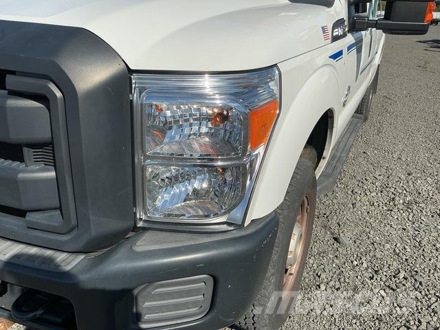 Ford F-350 Super Duty XL Пікапи / Бічне розвантаження