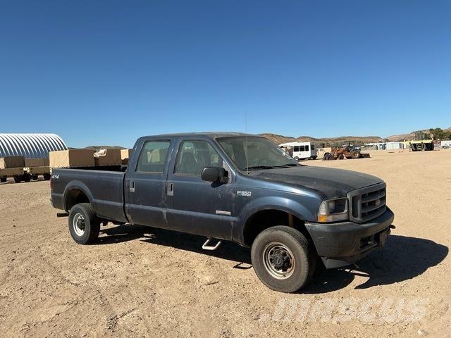 Ford F-350 XL Super Duty Pick-upy / Pojazdy z otwieranymi burtami