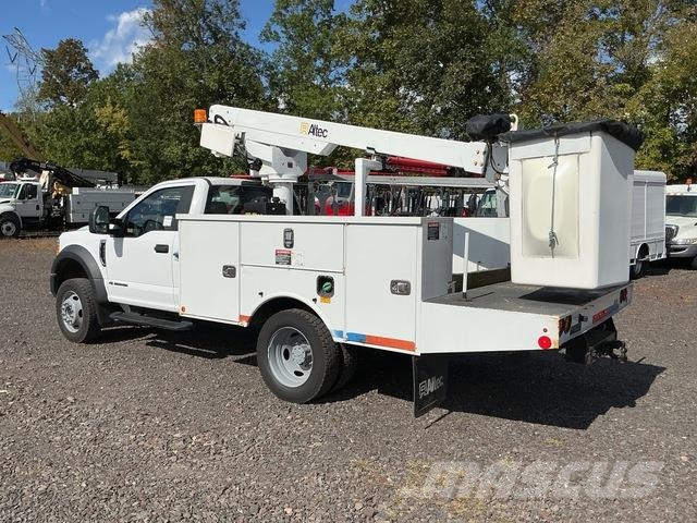 Ford F-450 トラック高所作業車