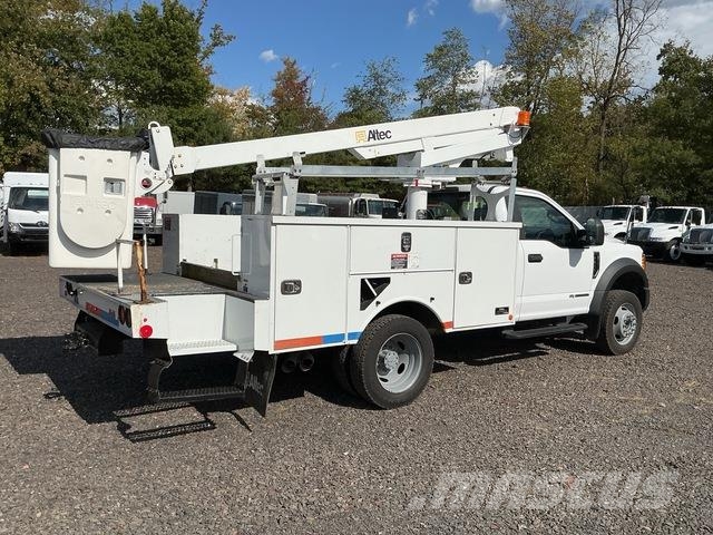 Ford F-450 トラック高所作業車