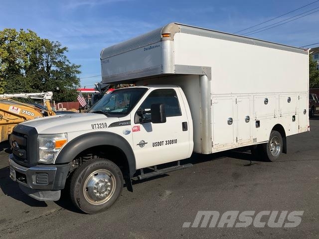 Ford F-550 شاحنات ذات صهاريج
