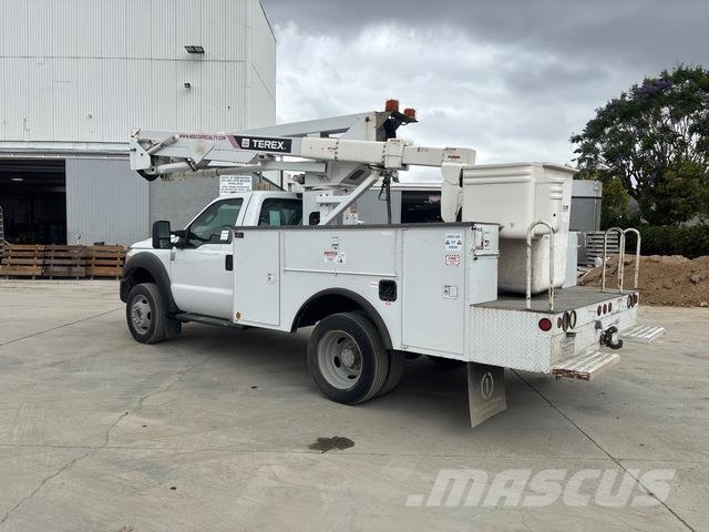 Ford F-550 Plataformas sobre camión