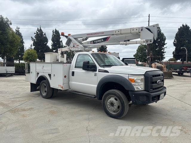 Ford F-550 Plataformas sobre camión