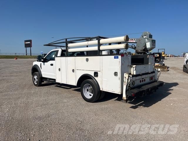 Ford F-550 مركبات الأغراض العامة