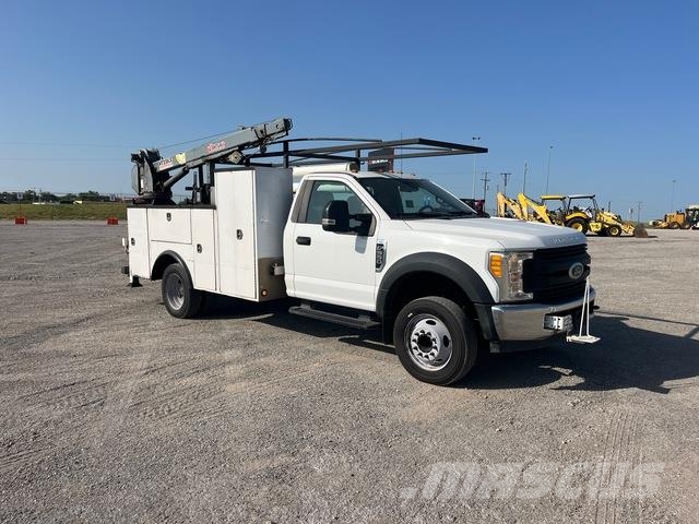 Ford F-550 مركبات الأغراض العامة