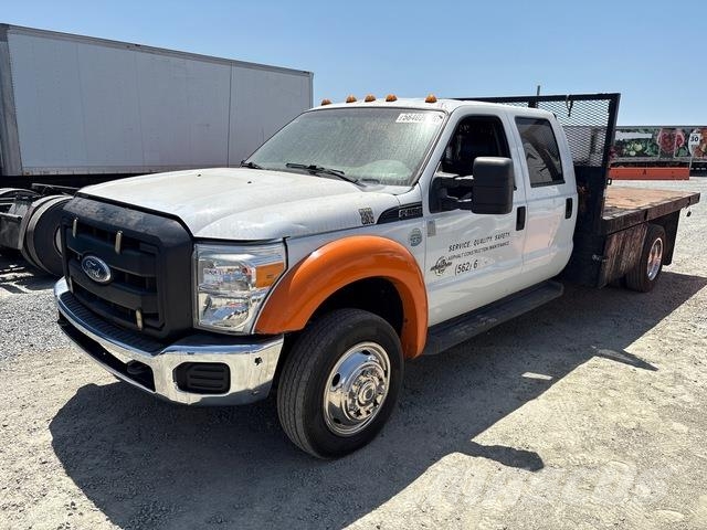 Ford F-550 Camion con sponde ribaltabili