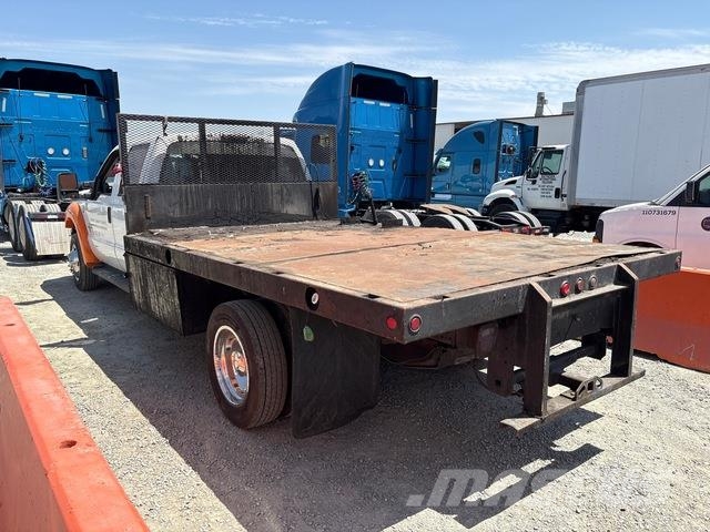Ford F-550 Camion con sponde ribaltabili